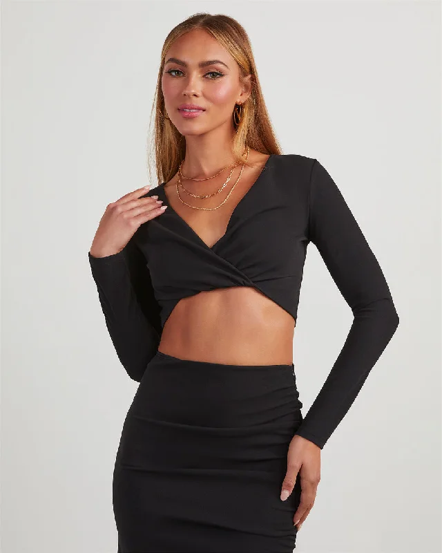 Timeless Women's Fashion Styles Novelle Twist Front Crop Top