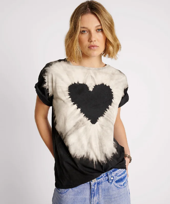 Women's High-Fashion Outfit Heart Tie Dye Unisex Tee - Black