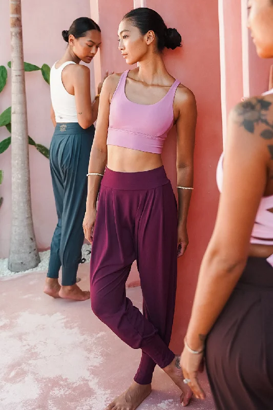 Online Clothing Boutiques Singing with Deva Lounge Pants